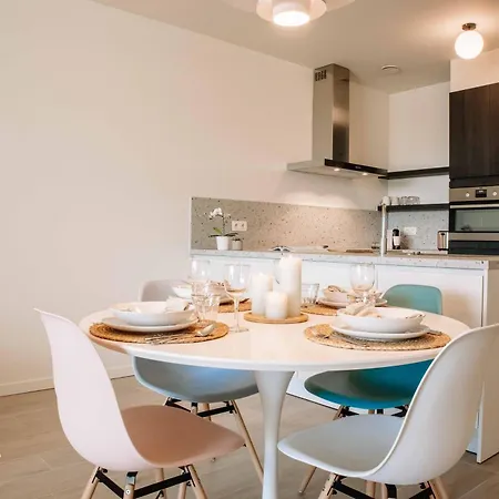 Nieuw Appartement Vlakbij Het Strand Met Terras En Privegarage Apartment