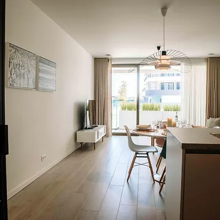 Nieuw Appartement Vlakbij Het Strand Met Terras En Privegarage Ostend