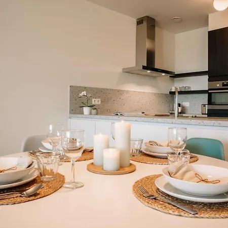 Nieuw Appartement Vlakbij Het Strand Met Terras En Privegarage * Ostend