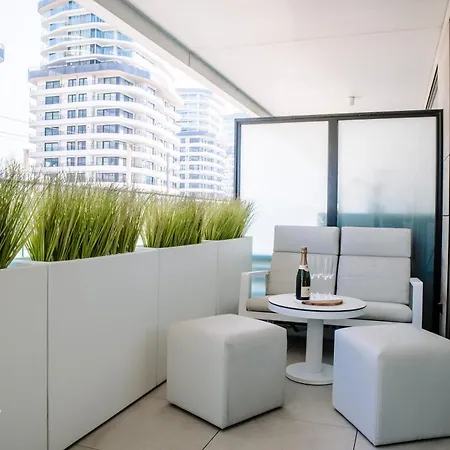 Nieuw Appartement Vlakbij Het Strand Met Terras En Privegarage Apartment *