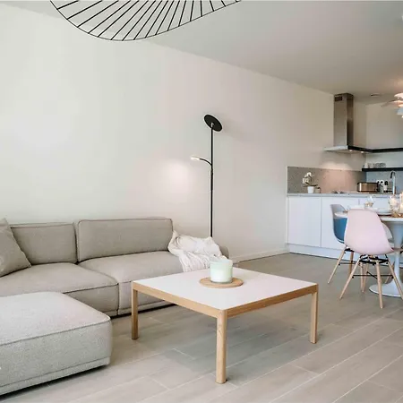 Nieuw Appartement Vlakbij Het Strand Met Terras En Privegarage Apartment *