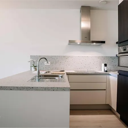 Apartamento Nieuw Vlakbij Het Met Terras En Privégarage *