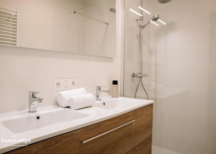 Marie - Nieuw Vlakbij Het Met Terras En Privegarage