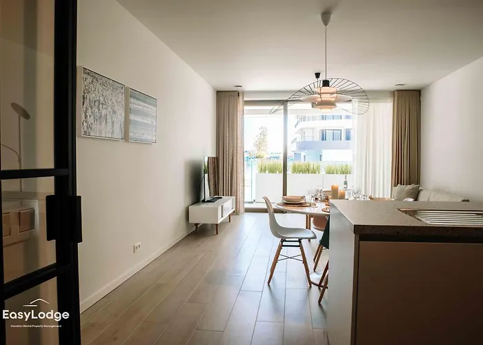 Marie - Nieuw Vlakbij Het Met Terras En Privegarage 奥斯滕德