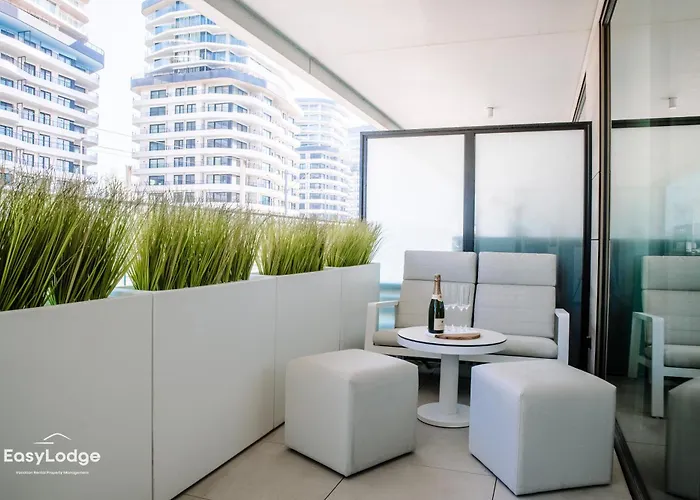 Marie - Nieuw Vlakbij Het Met Terras En Privegarage Apartment *