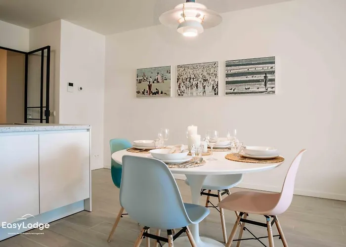 Marie - Nieuw Vlakbij Het Met Terras En Privegarage Apartment